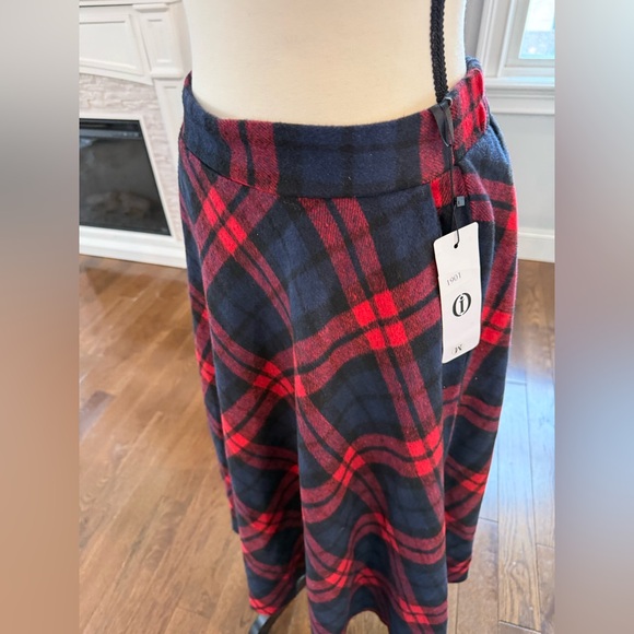 Plaid Light Red and Navy  Women's Wool Blend Skirt size medium new w tags Pocket - Picture 2 of 7